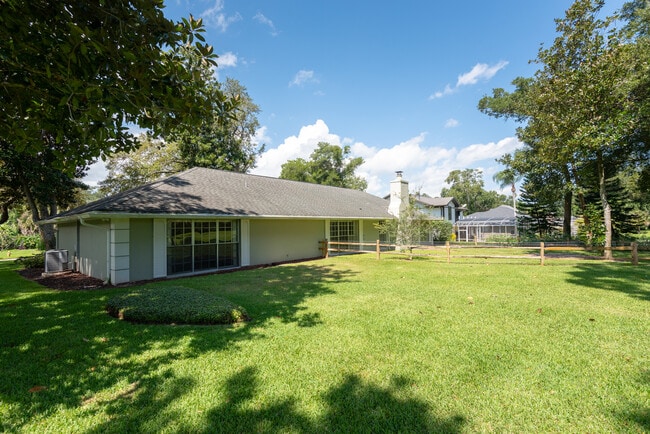 Building Photo - 119 Rio Pinar Dr