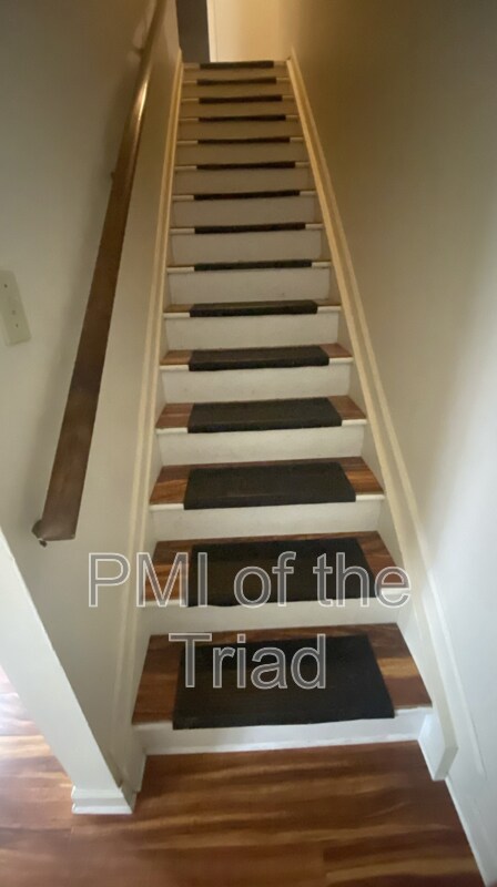 Building Photo - 303 Swing Dairy Rd