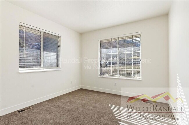 Building Photo - 660 Woodland Hills Dr