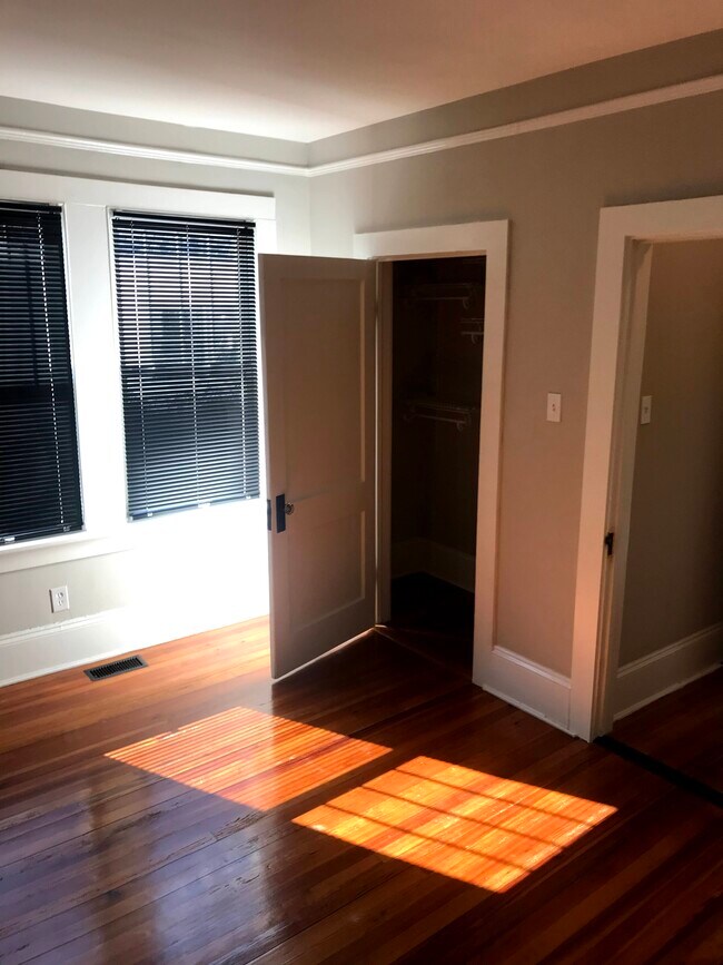 Building Photo - 604 Woodland St