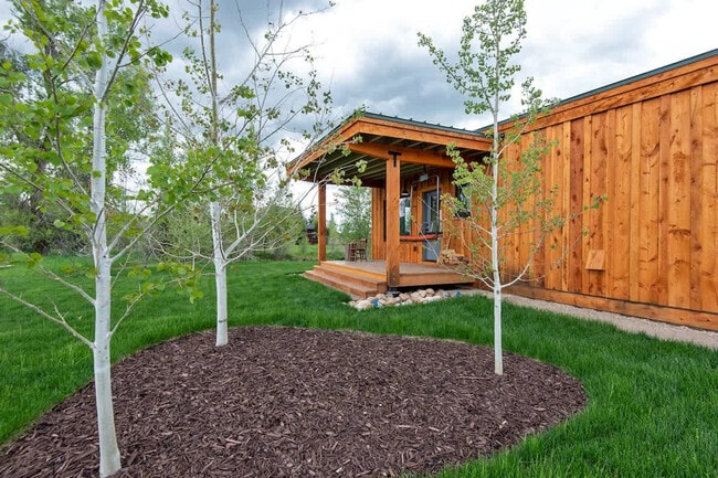 Building Photo - 1085 Rainbow Loop