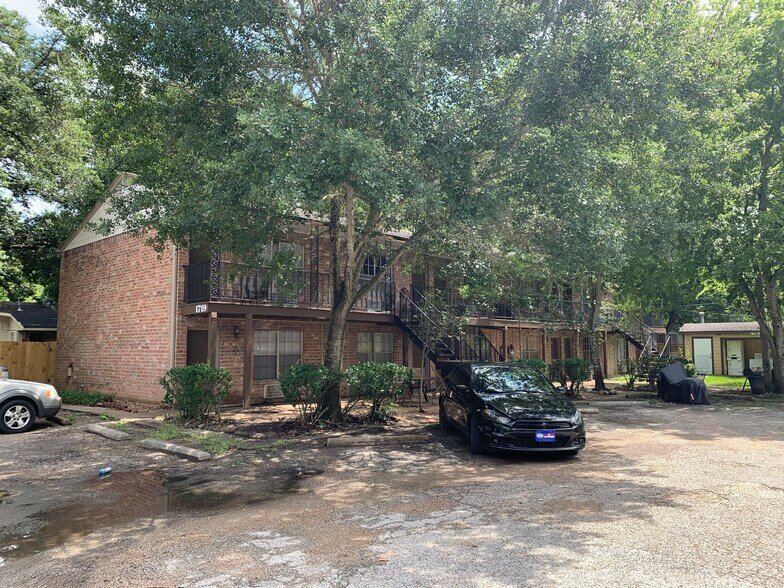 Primary Photo - 1719 6th Street Apartments