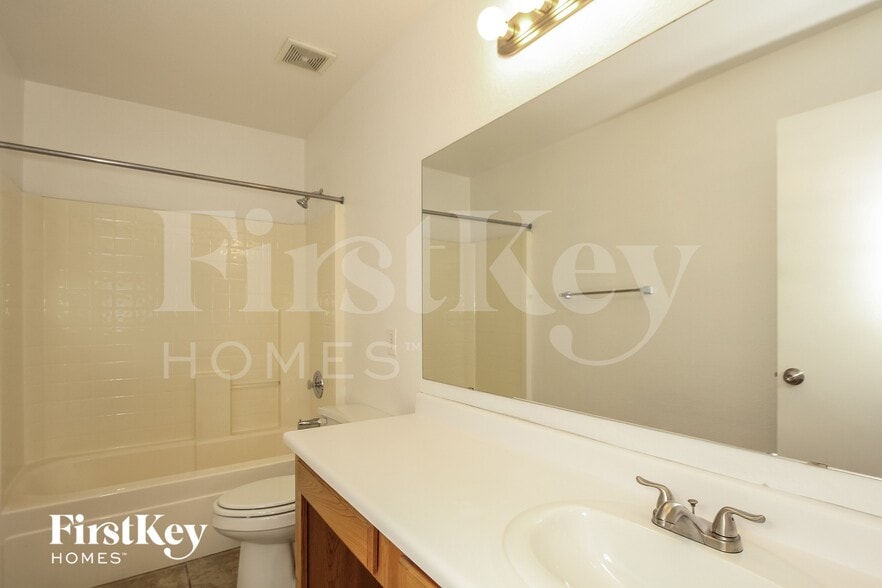 Building Photo - 18039 N 89th Dr