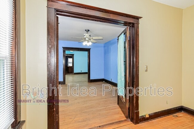 Building Photo - 2104 Emerson Ave S