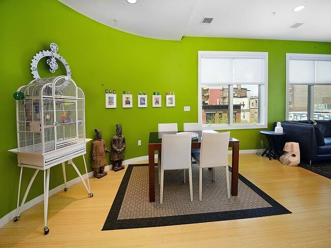 Building Photo - 511 Madison St