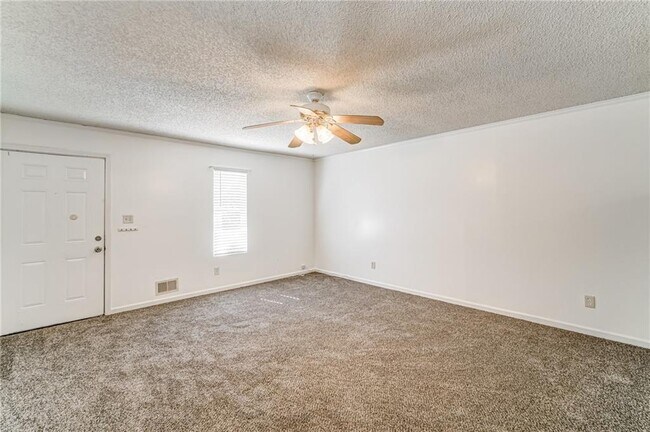 Building Photo - 4355 E Paulding Dr