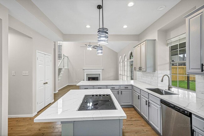 Building Photo - 8827 Lawncliff Ln