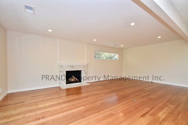 Building Photo - 627 Tanbark Terrace