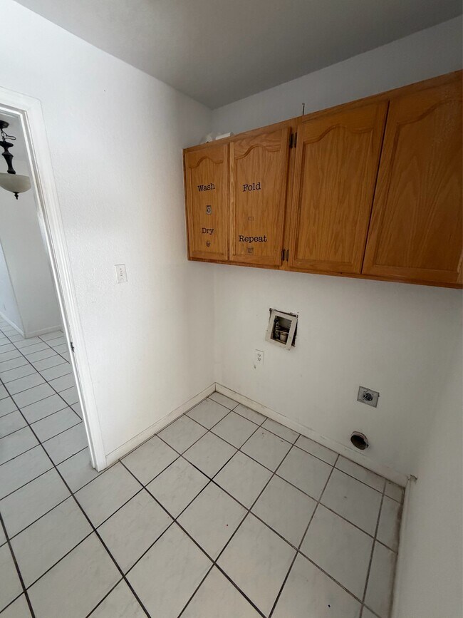 Building Photo - 12741 Bunyan Way