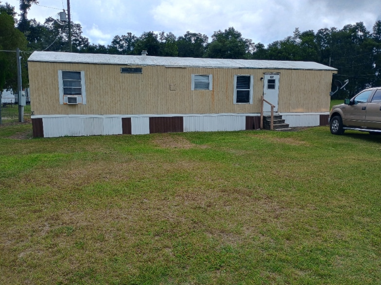 Building Photo - 107 SW Lancelot Gln