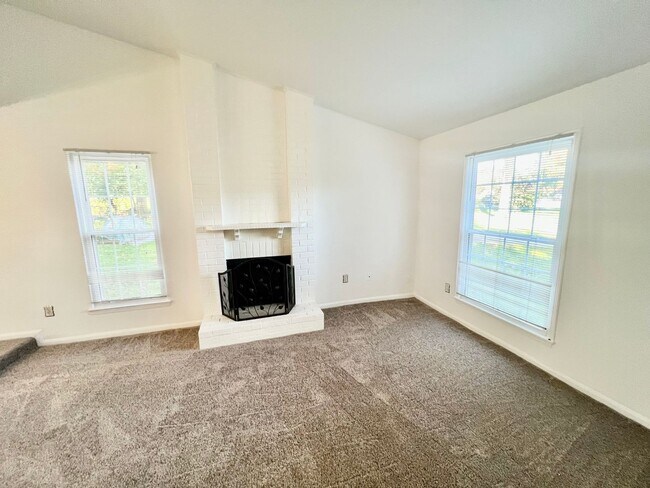 Building Photo - Fantastic 3 Bed 2 Bath Home Sitting On A Spacious Lot In Beautiful Kingston Chase