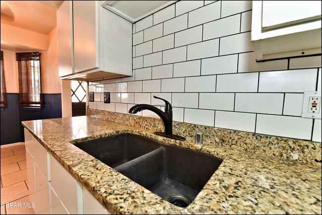Building Photo - 4504 R J Lunn Ct