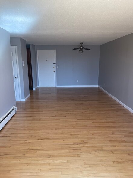 Building Photo - 124 Mammoth Rd