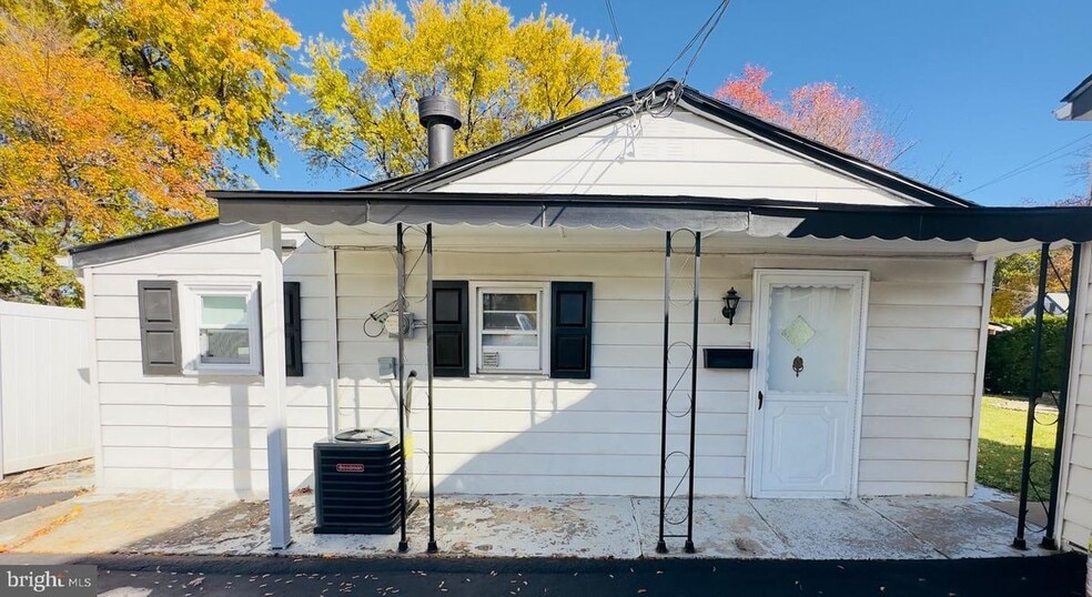 Primary Photo - 126 3rd St