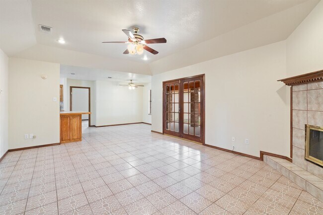 Building Photo - 104 Virgie St