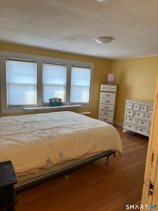 Building Photo - 41 Sunrise Ave