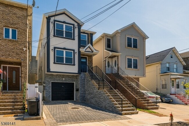 Primary Photo - 208 Atlantic St