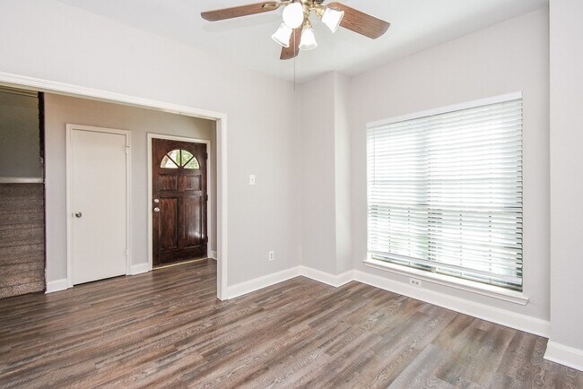 Building Photo - 3030 Great Lakes Ave