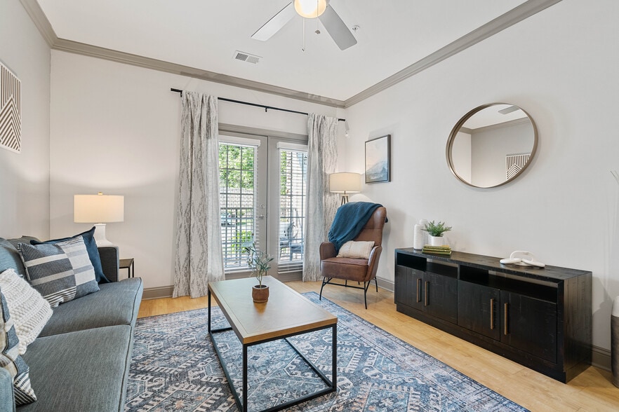 Building Photo - Hawthorne at Weaverville