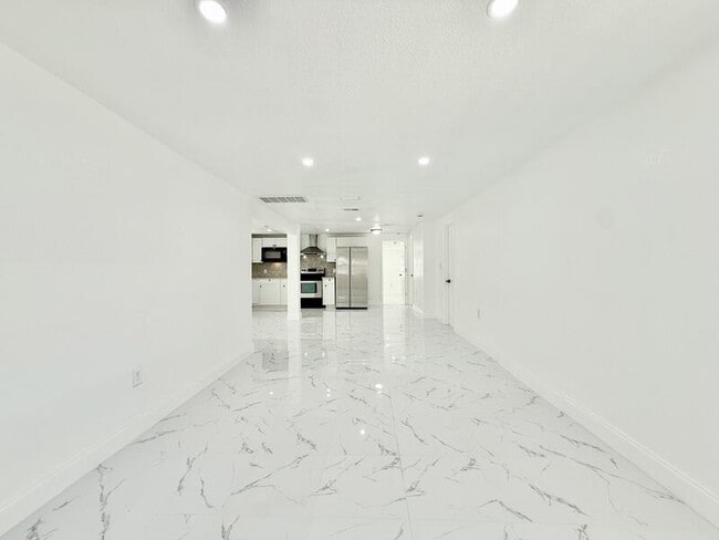 Building Photo - 2712 60th Ave N