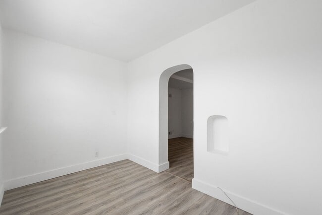 Building Photo - Stunning 3 bed, 2.5 bath home in McKees Rocks available October 1!