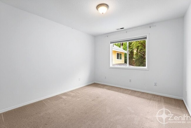 Building Photo - 9415 NW 28th Ct