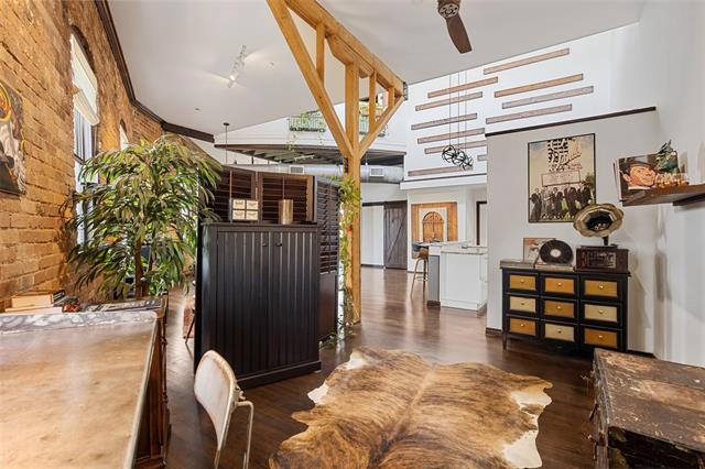 Building Photo - 2220 S Harwood St