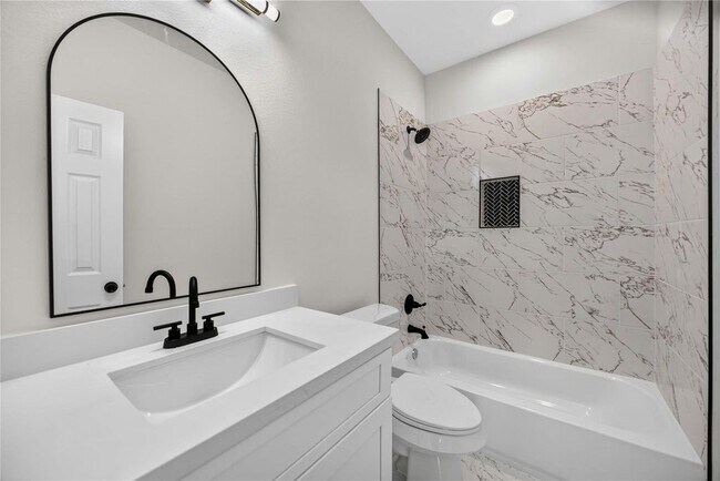 Building Photo - 4357 Elmwood St