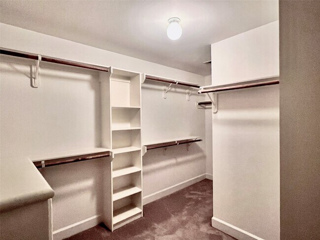 Building Photo - 3731 Main Poplar Dr