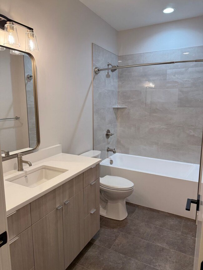 Building Photo - Beautiful 3 Bedroom 2.5 Bath in Autumn Grove