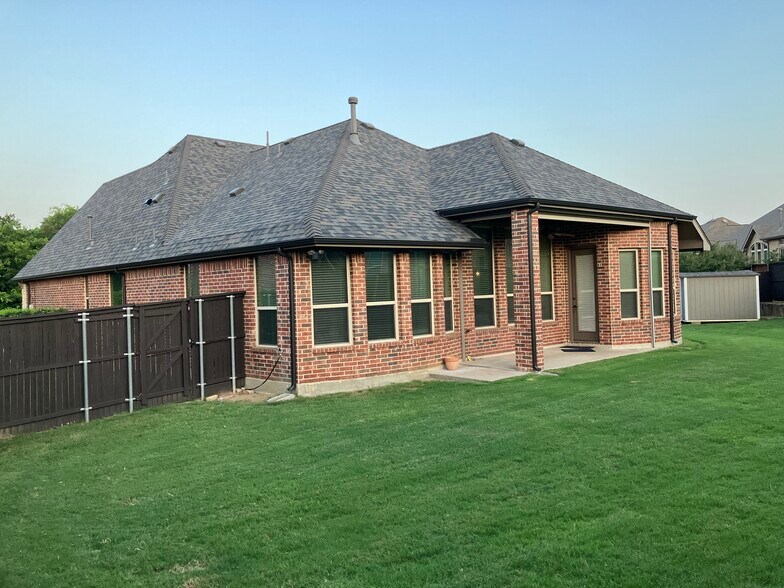 Building Photo - 2829 Sheffield Dr