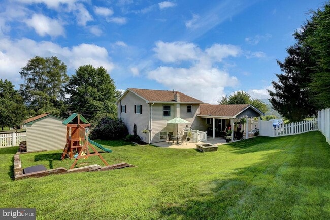 Building Photo - 127 Mountainview Dr