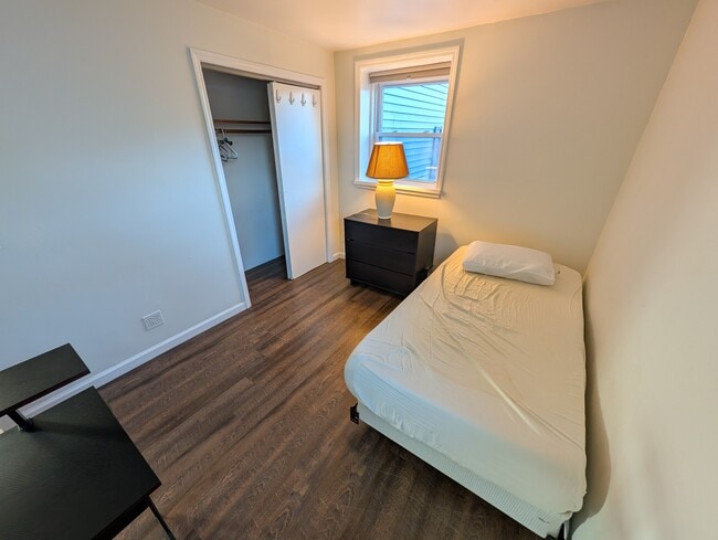 Building Photo - 13 W Market St