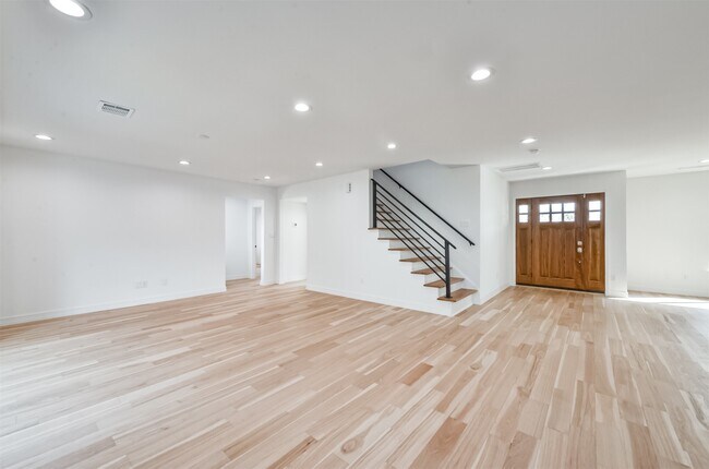 Building Photo - 4718 N Braeswood Blvd