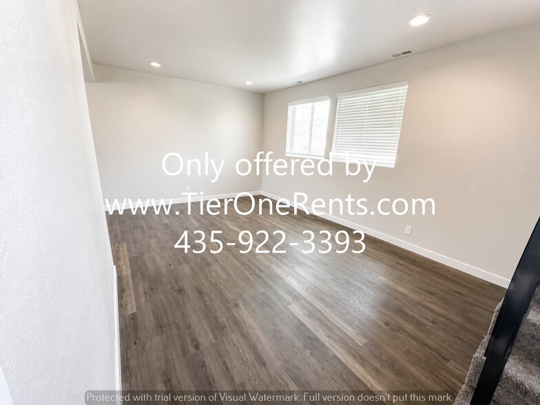 Building Photo - This property offers a NO DEPOSIT option available for qualified renters!