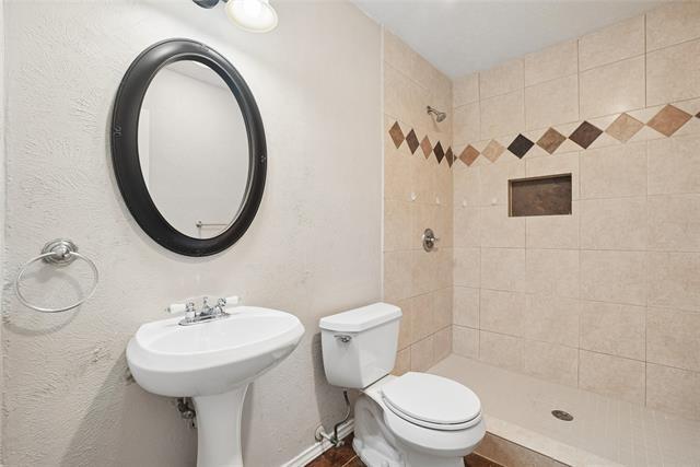 Building Photo - 5161 Bartlett Dr