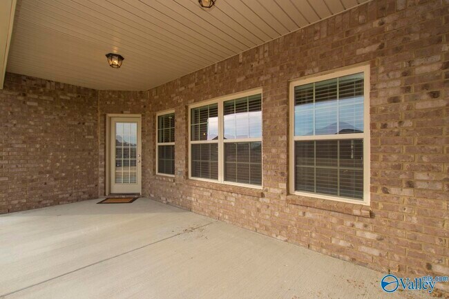 Building Photo - 2111 Milk Run Trl SW