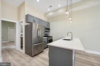 Building Photo - 2024 E Fletcher St