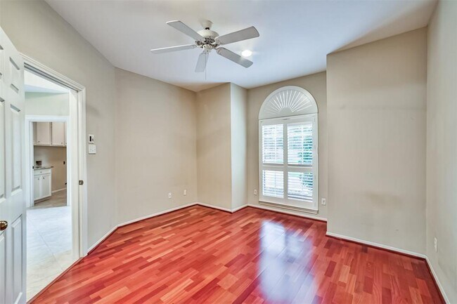 Building Photo - 16 Kelliwood Ct Cir