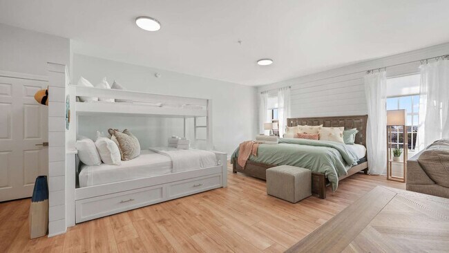 Building Photo - 10343 E County Hwy 30A