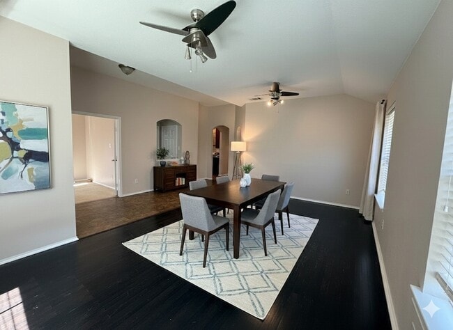 Building Photo - 5317 Malibu St