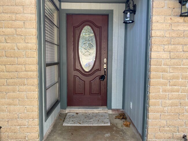 Building Photo - 5702 Golden Grove Ln