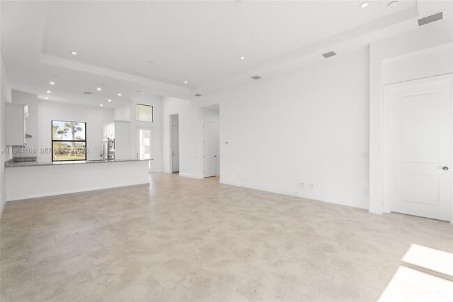 Building Photo - 11267 SW Pietra Wy