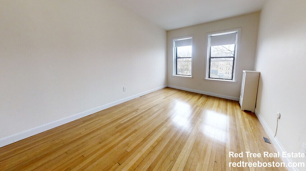 Building Photo - 1131 Commonwealth Ave