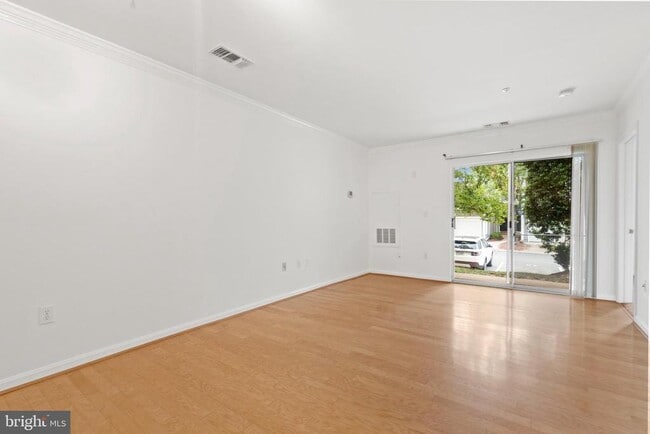 Building Photo - 4525 Superior Square
