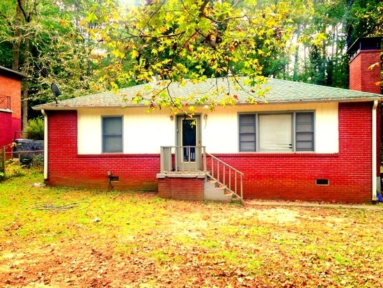 Primary Photo - Cozy 2 bedroom 1 bath home located on the ...