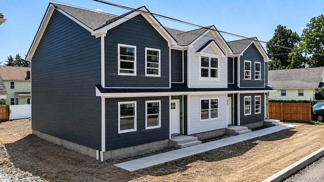 Building Photo - 62 Manor Pl