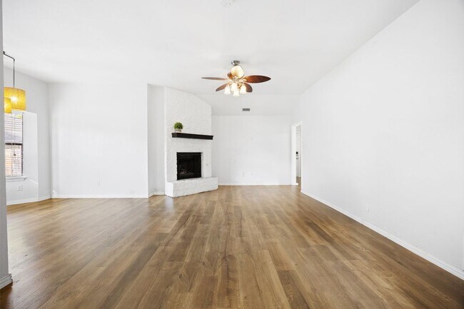 Building Photo - 2209 Stirrup Dr