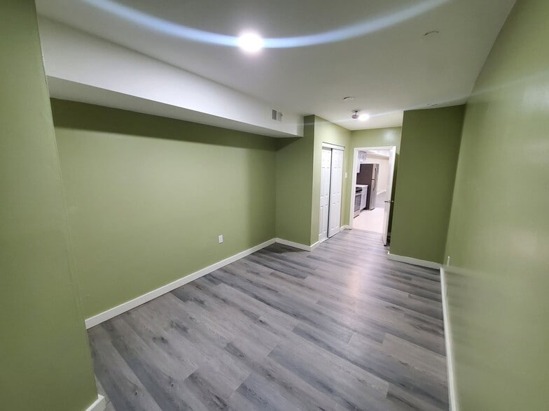 Building Photo - 7915 Bustleton Ave