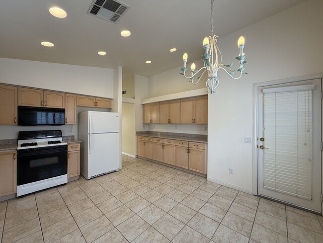 Building Photo - 3317 Moon River St